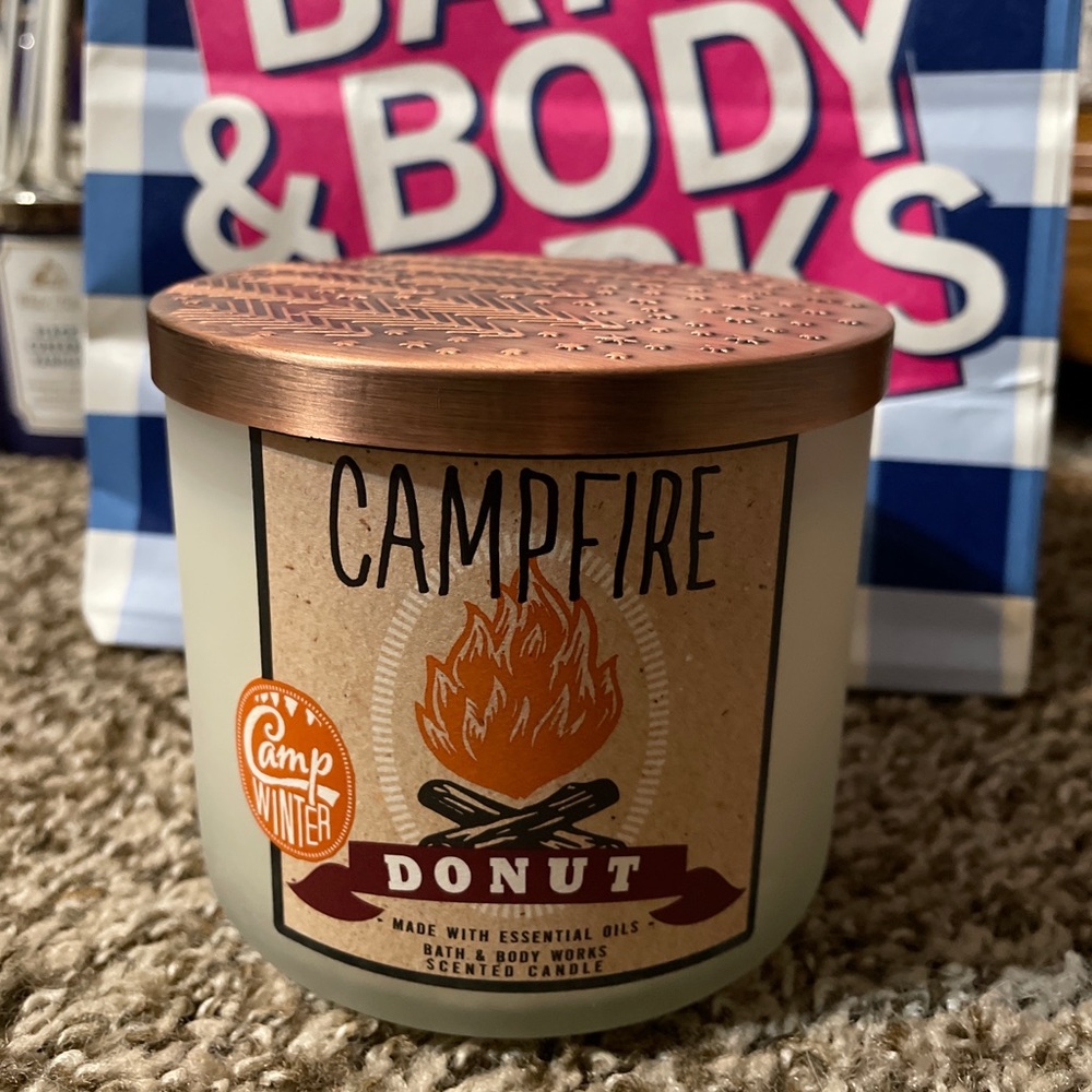 Bath & Body Works Campfire Donut 3 wick